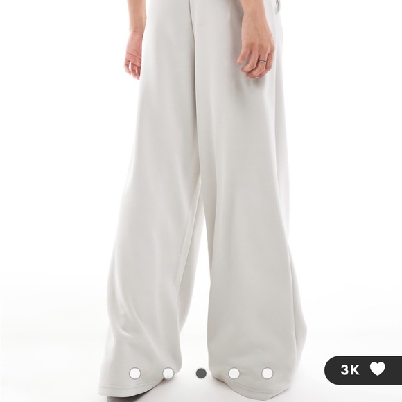 Stradivarius Petite wide leg sweatpants - Picture 2 of 2